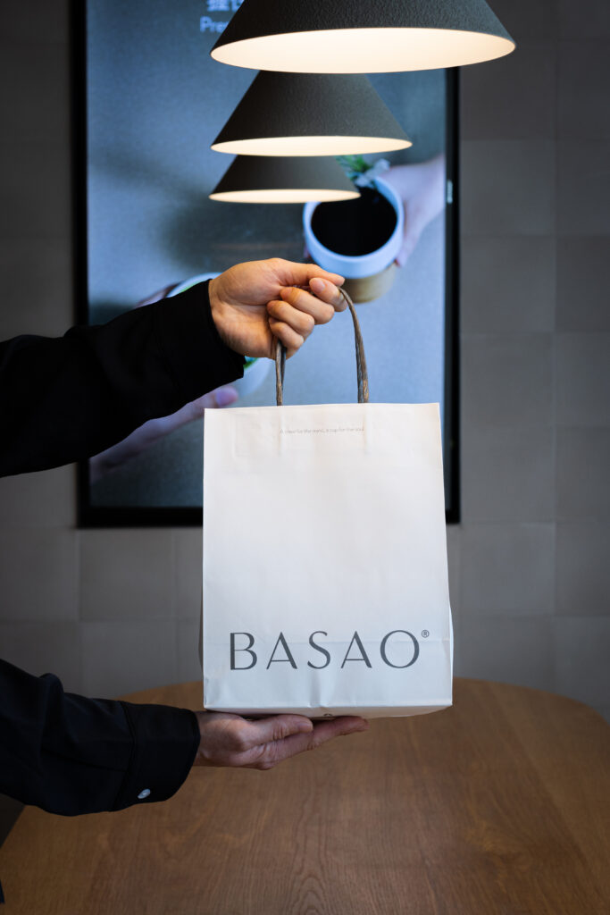 Sustainable twisted paper handles for high-volume shopping bags